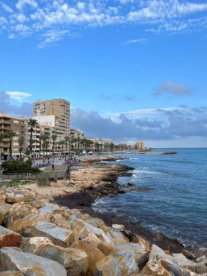 Uroczy Apartament Przy Playa De Los Locos Torrevieja Buitenkant foto
