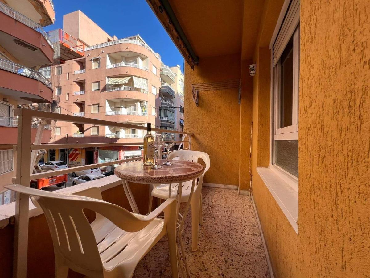 Uroczy Apartament Przy Playa De Los Locos Torrevieja Buitenkant foto