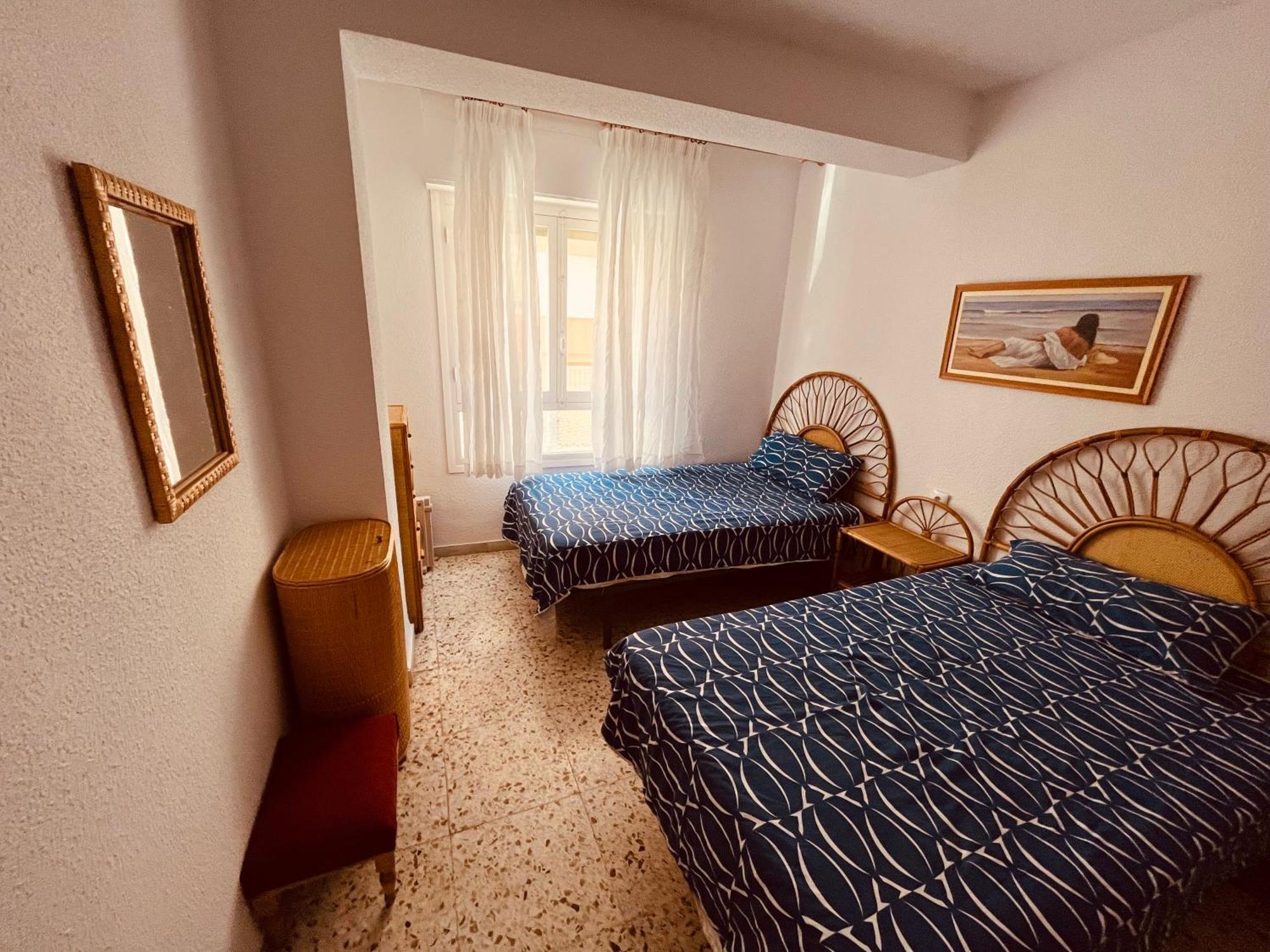 Uroczy Apartament Przy Playa De Los Locos Torrevieja Buitenkant foto